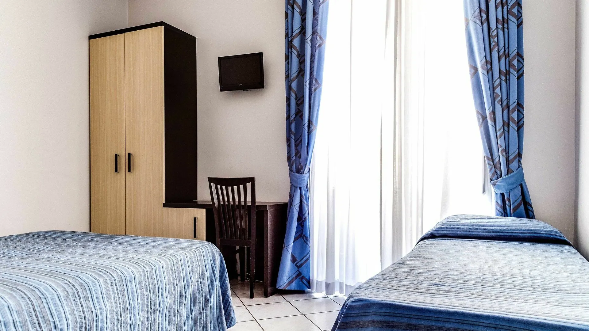 New Morpheus Rooms Rome Bed & Breakfast